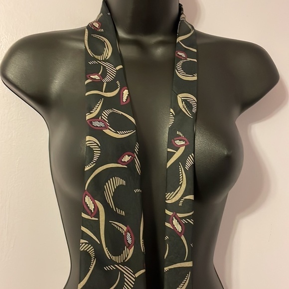 Givenchy Monsieur Abstract Swirl Geometric Design Italian Silk Tie Made in USA - Picture 7 of 14